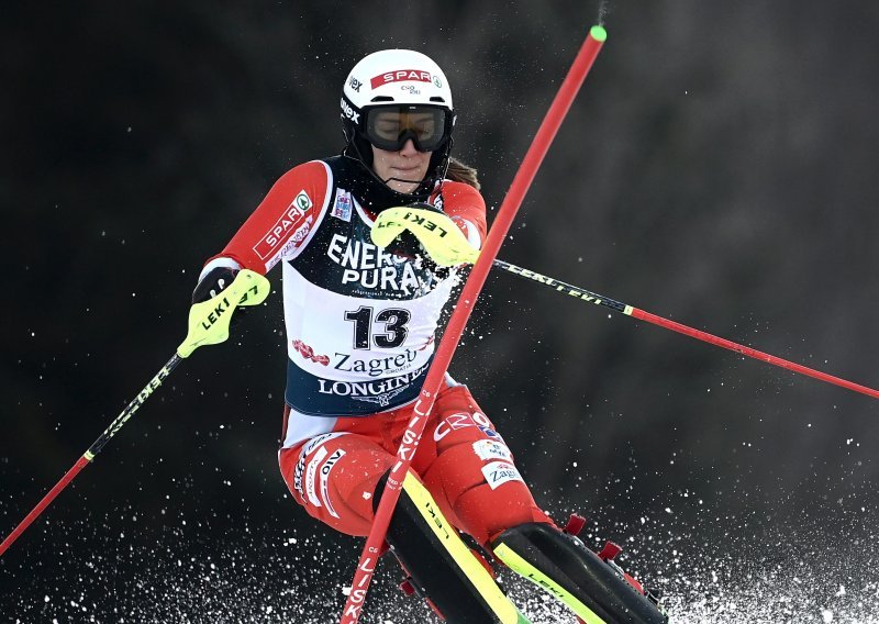 [FOTO] Nakon prve vožnje slaloma skijašica na Sljemenu šampionka Vlhova zaostaje za Shiffrin, Popović drži deseto mjesto, a Ljutić ispala!