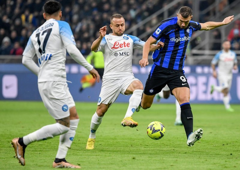 [FOTO] Edin Džeko zabio za pobjedu u velikom derbiju; Inter je nanio prvi poraz Napoliju ove sezone