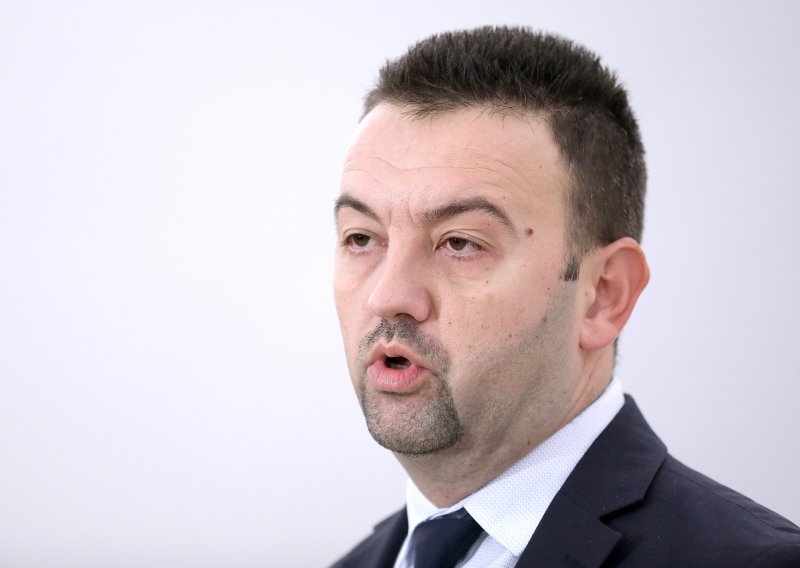 Hrvatski suverenisti: 'Plenković mora politički odgovarati za rast cijena, on je glavni krivac'