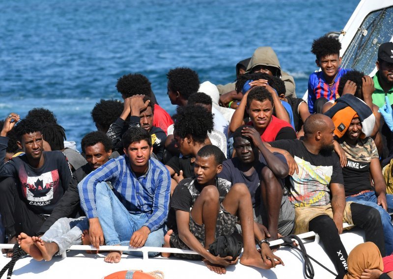 Humanitarne organizacije spasile 110 migranata blizu libijske obale