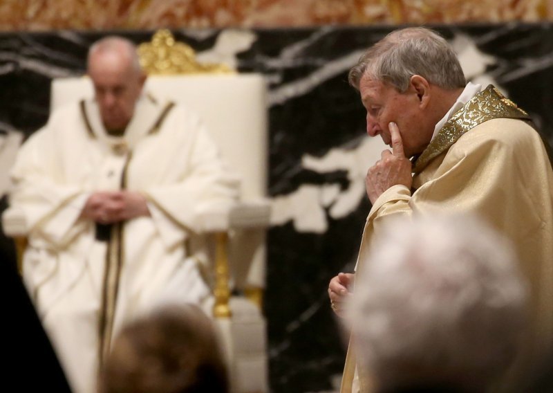 Papa Franjo pohvalio kardinala Pella zbog ustrajnosti u teškim osobnim iskušenjima