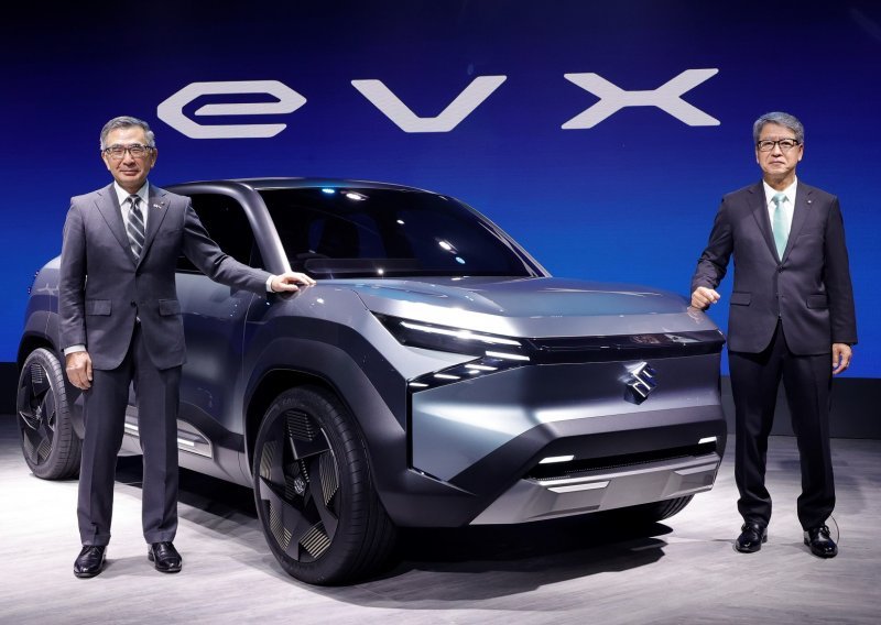 [FOTO/VIDEO] Suzuki predstavio tri nova modela: Potpuno električni eVX koncept, Jimny s petera vrata i SUV Fronx