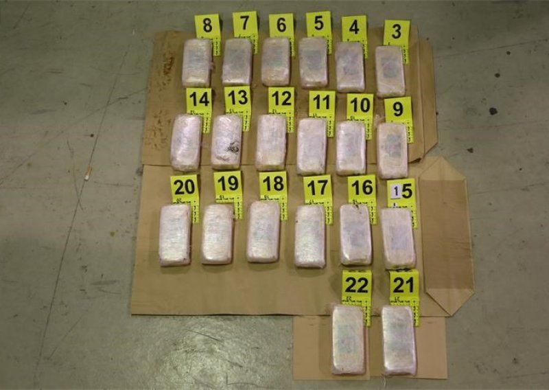 [FOTO] Pao još jedan Albanac u pokušaju šverca 11 kilograma heroina u Hrvatsku. Pogledajte gdje je sakrio drogu