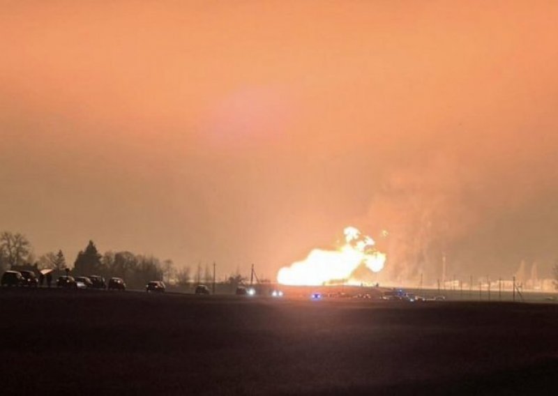 [VIDEO] Eksplozija na plinovodu između Litve i Latvije, plamen se uzdiže i do 50 metara