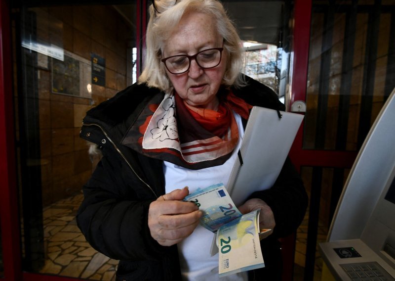 BBC se raspisao o problematičnom hrvatskom uvođenju eura: 'Šest eura smo platile dvije kave i sok, u šoku sam!'