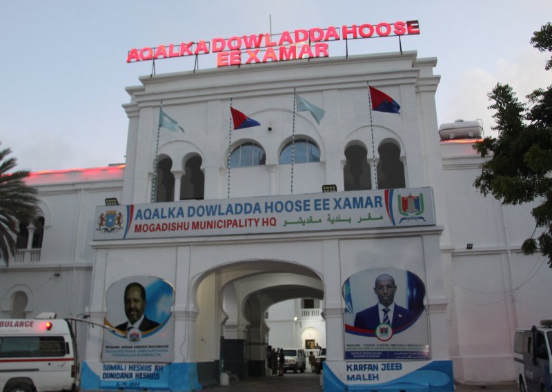Šestero mrtvih u napadu na ured čelnika glavnog grada Somalije