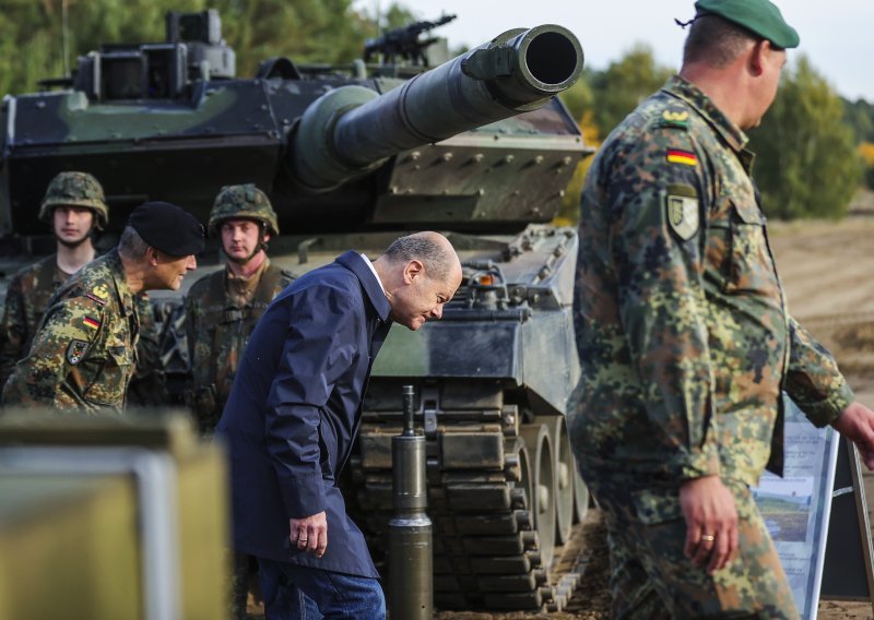 Zelenski još nije uvjeren da je Njemačka pristala isporučiti Leoparde: 'Ne treba nam pet ili petnaest tenkova...'