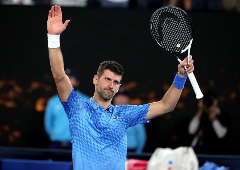 Novak Đoković se 'prošetao' u četvrtfinale Australian Opena, Andrej Rubljov se provukao nakon drame u pet setova