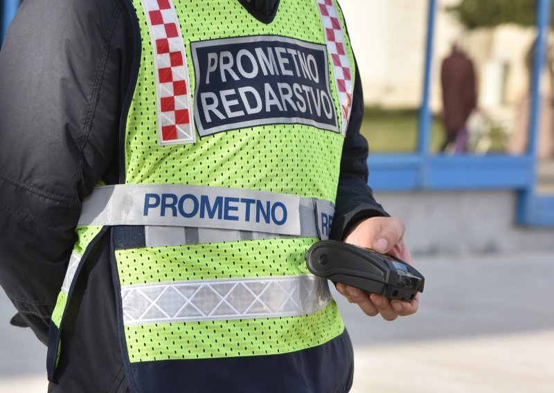 Prometni redari u Zagrebu nisu u mogućnosti ispisivati kazne, pomaže im policija