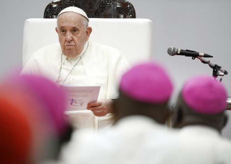 Papa Franjo pozvao na potporu žrtvama potresa u Siriji i Turskoj