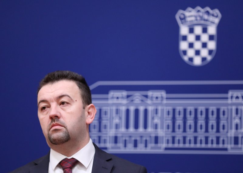 Šefu Suverenista Pavličeku zabranili ulazak u Srbiju
