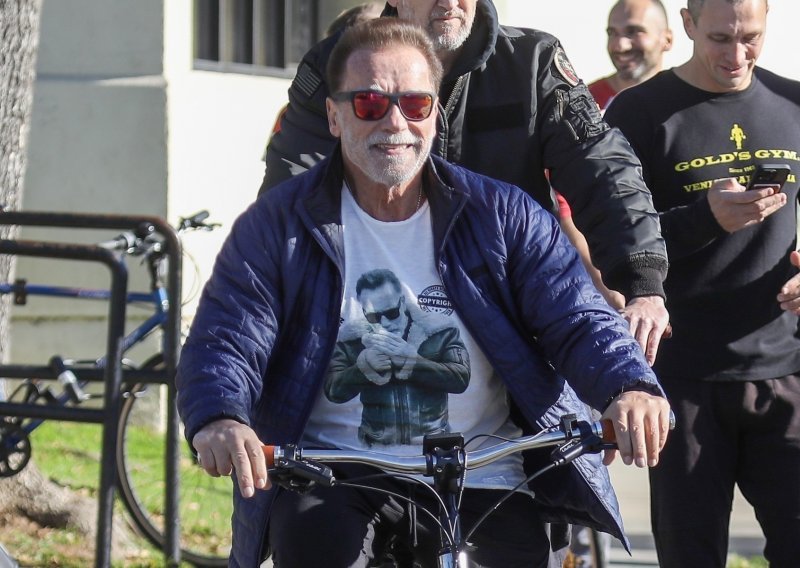 Schwarzenegger ponovno sudjelovao u prometnoj nesreći, ovoga puta nastradala je biciklistkinja