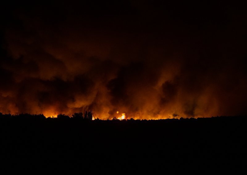 Lokaliziran veliki požar na Ćićariji, nema veće štete