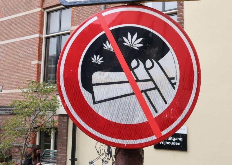 Amsterdam zabranjuje pušenje trave na javnim mjestima