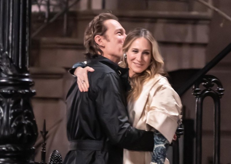 Jesu li ponovo skupa: Carrie Bradshaw i Aiden Shaw poljupcima razveselili obožavatelje kultne serije