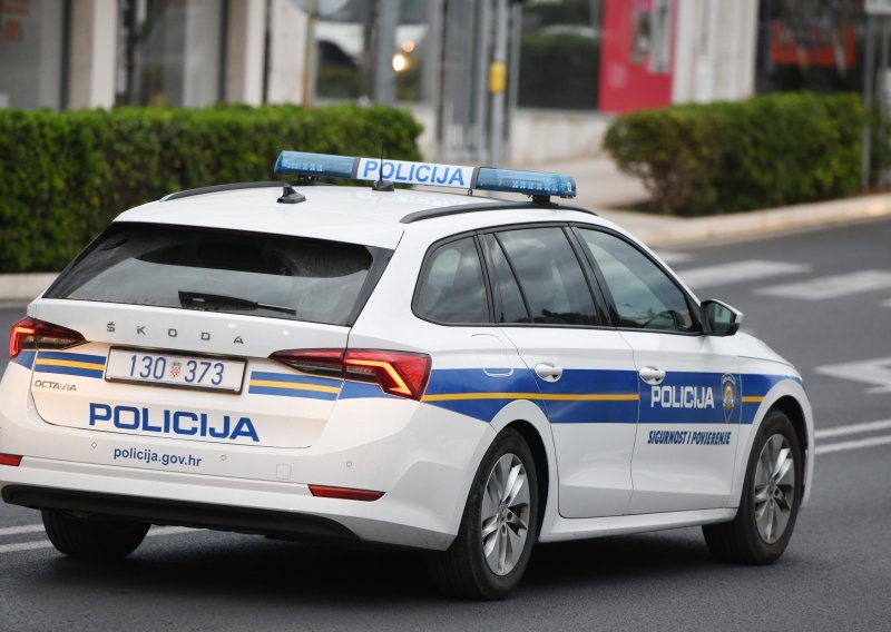 U Koprivnici preminula žena nakon što je automobilom sletjela s ceste