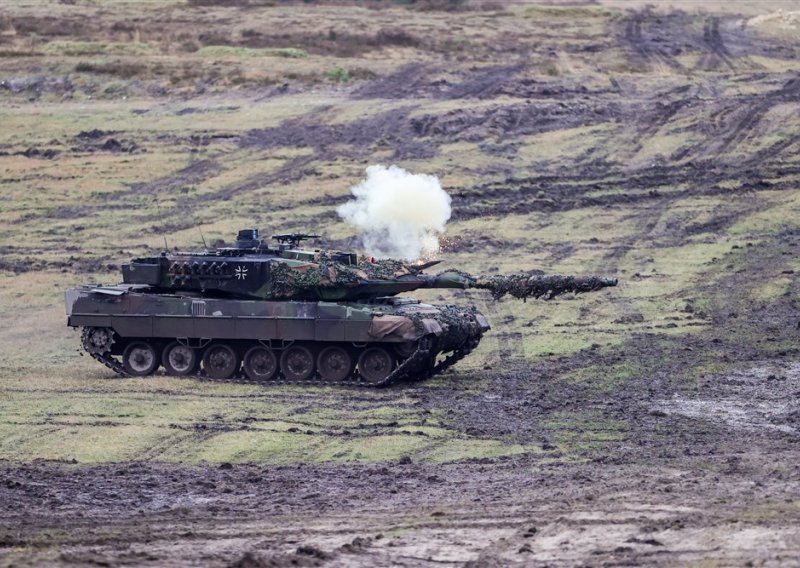 Njemačka počela obučavati Ukrajince na tenkovima Leopard 2