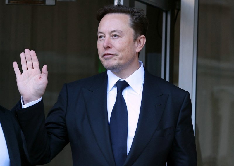 Elon Musk traži pauzu od umjetne inteligencije: Rizično je!
