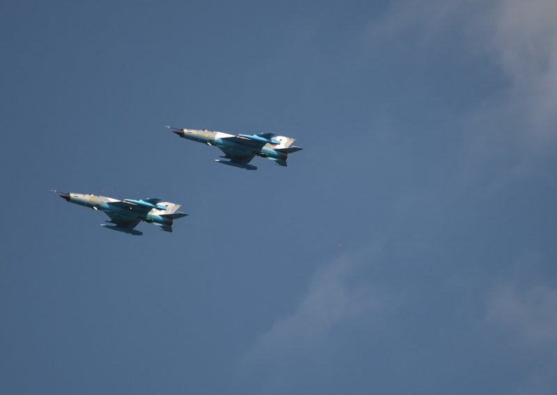 Neidentificirani objekt uočen iznad Rumunjske, u zrak odmah dignuti i MiG-ovi