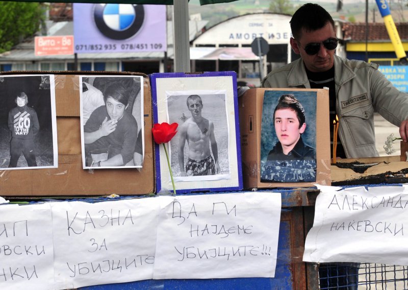 Macedonia tense, police investigating murder of five men