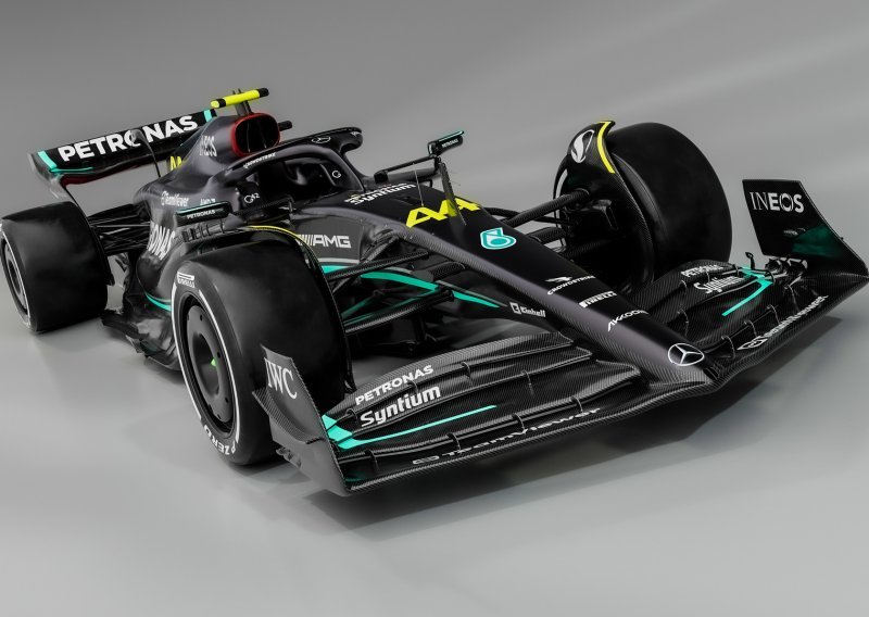 [FOTO] Mercedes predstavio bolid za novu sezonu; ovo je 'crna zvijer' s kojom će se Lewis Hamilton boriti protiv Red Bulla i Ferrarija