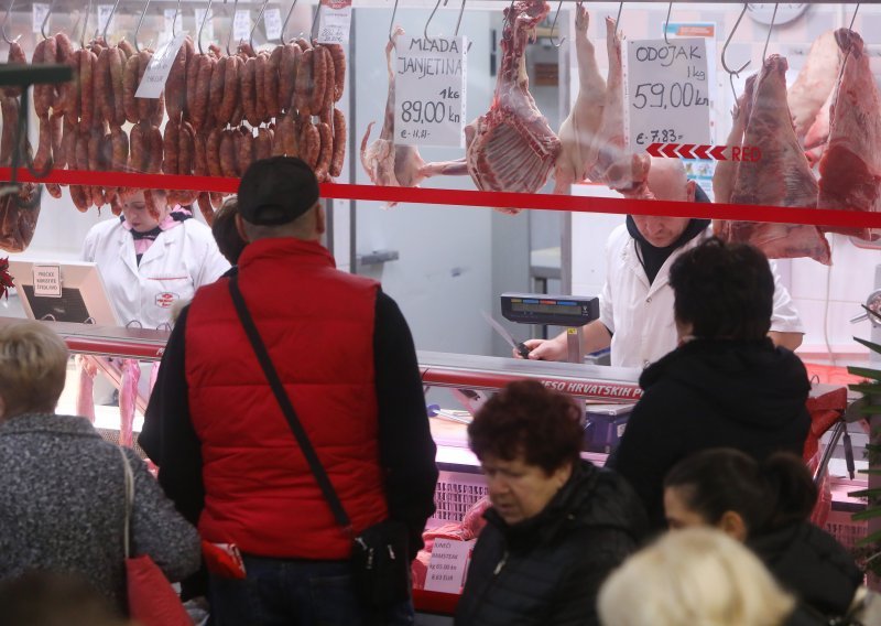 Zašto su s liste namirnica sa zamrznutim cijenama izbačeni svinjska lopatica i vratina?