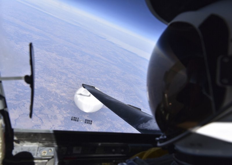 Pentagon objavio selfie: Ovako izgleda kineski špijunski balon iz blizine