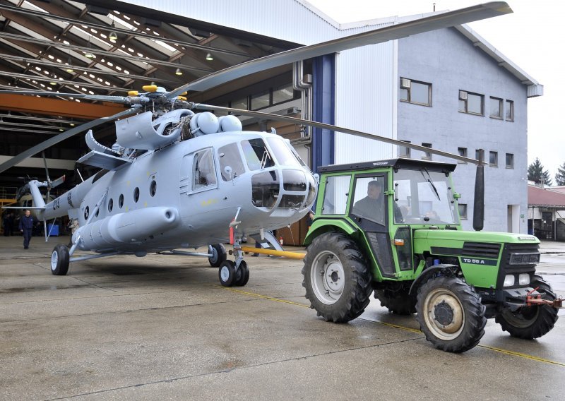 Hrvatski vojni helikopteri idu u Ukrajinu, s njih se već skidaju oznake i pripremaju se za transport