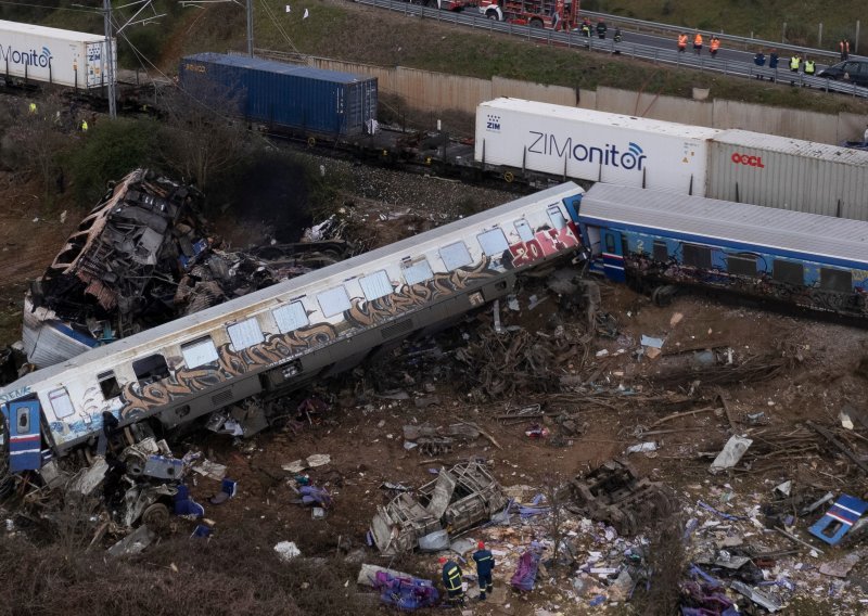 Sudar putničkog i teretnog vlaka, najmanje 36 poginulih: ‘Bilo je to košmarnih 10 sekundi, u plamenu...'