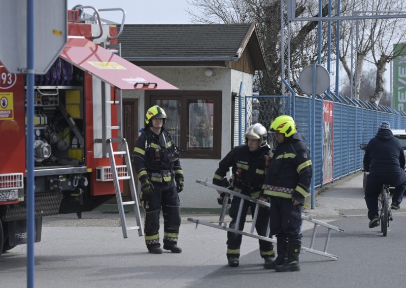 Buknuo požar u restoranu na zagrebačkoj Peščenici