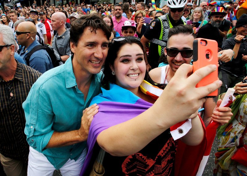 Justin Trudeau i kanadska politička klasa na Gay prideu u Montrealu