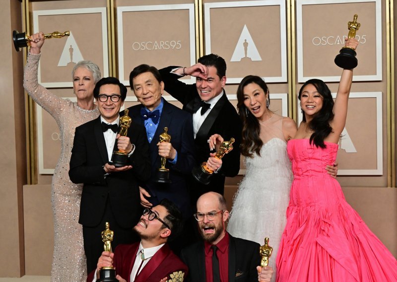Predviđanja su se ostvarila: Apsolutni trijumf filma 'Sve u isto vrijeme' na ovogodišnjim Oscarima