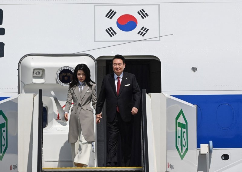 Južnokorejski predsjednik stigao u Japan nakon što je Sjeverna koreja lansirala projektil