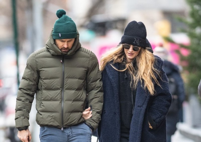 Ryan Reynolds jučer je zaradio stotine milijuna pa sa suprugom Blake Lively krenuo u šetnju gradom