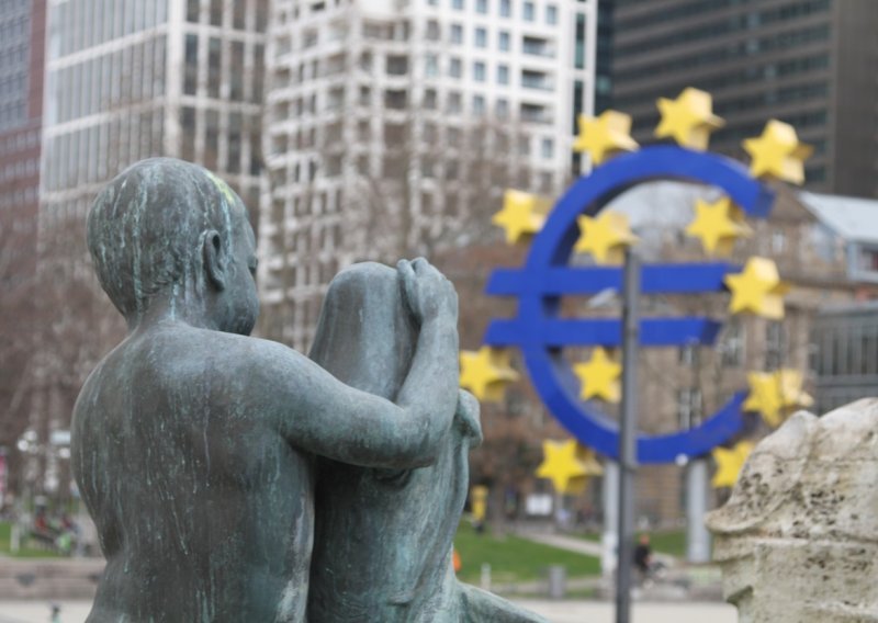 'Banke u eurozoni moraju se brzo prilagoditi novim uvjetima financiranja'