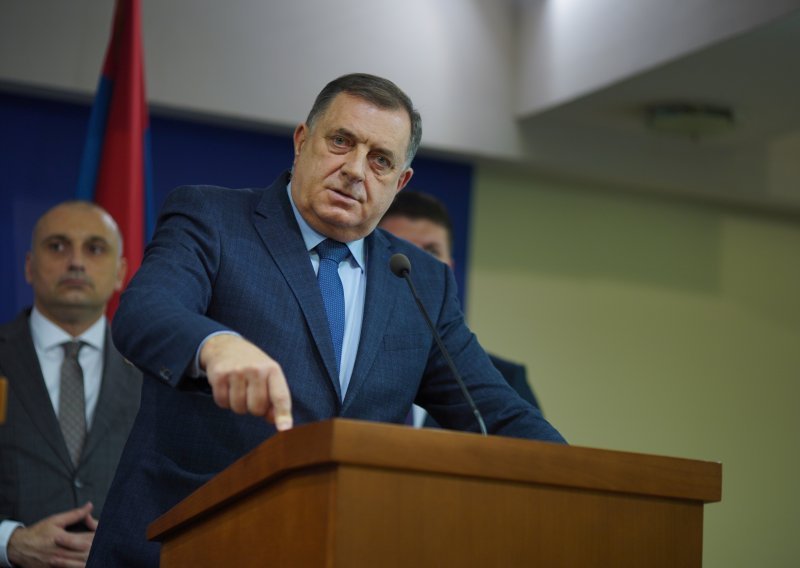 Dodik odlučio udariti na novinare i kriminalizirati klevetu