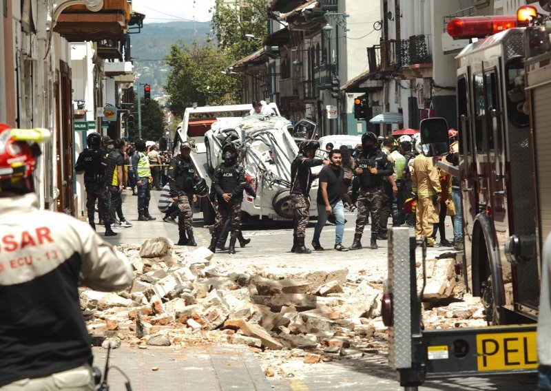 Snažan potres zatresao Ekvador, poginulo najmanje 12 osoba