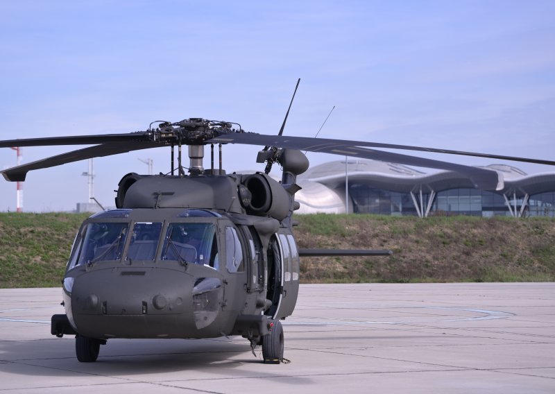 Helikopterom Black Hawk iz Splita u Zagreb prevezeno srce za transplantaciju