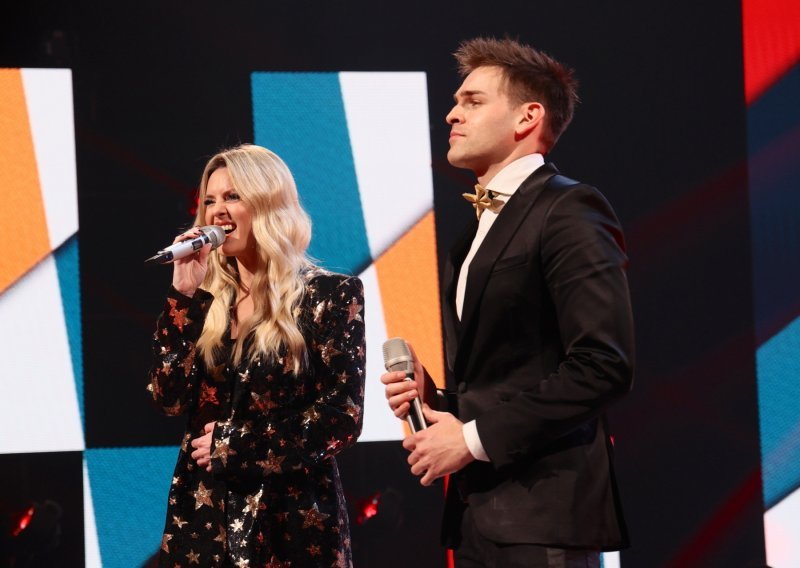 Ivan Penezić i Andrea Andrassy prvi napustili show 'Zvijezde pjevaju'