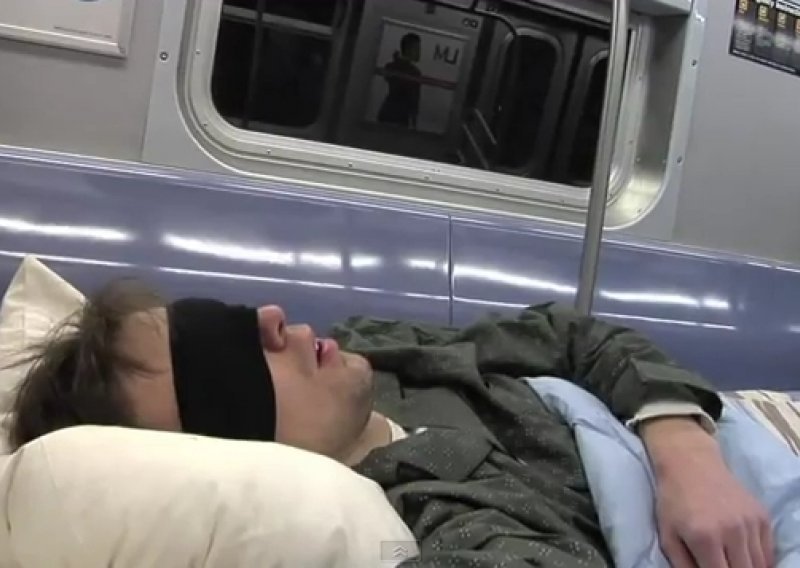 Pretvorili vagon podzemne željeznice u spavaća kola