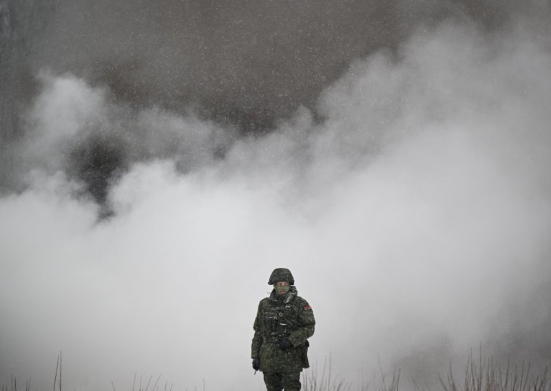 Bjelorusija počela obuku vojnika za korištenje nuklearnog oružja