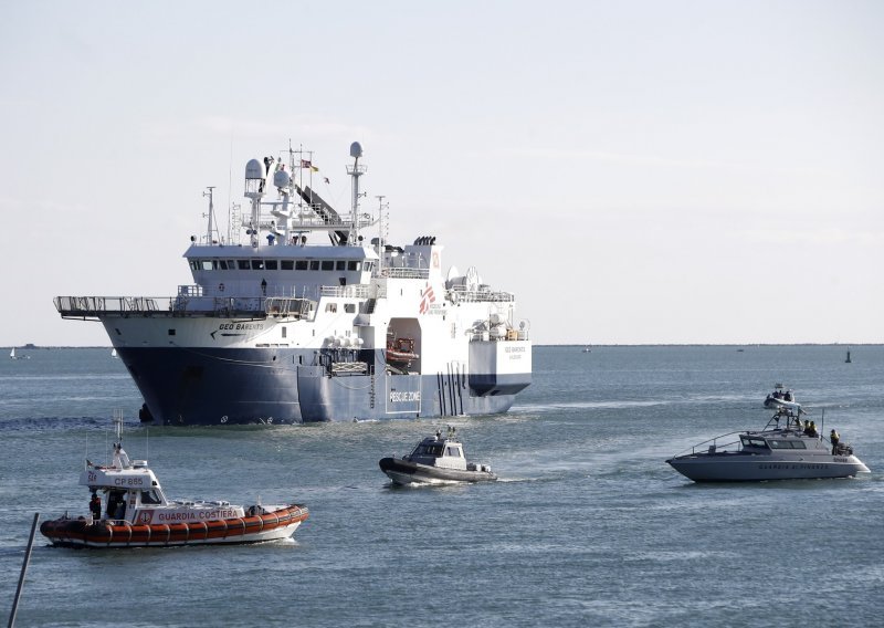 Brod Liječnika bez granica u očajnim uvjetima spasio 440 migranata kod Malte