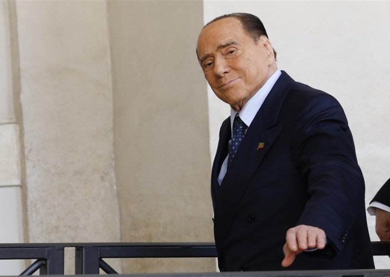 Bivši talijanski premijer Berlusconi ima leukemiju