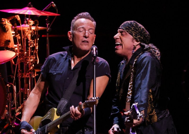 Žare i pale, a 70 im je godina: Spektakl za pamćenje Brucea Springsteena i E Street Banda