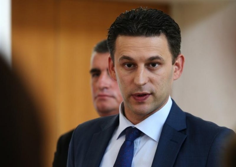 Petrov: Hrvatska neće sudjelovati u sramotnoj arbitraži