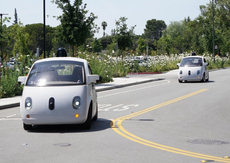 Ljudi se ne prestaju zabijati u Googleove autonomne automobile
