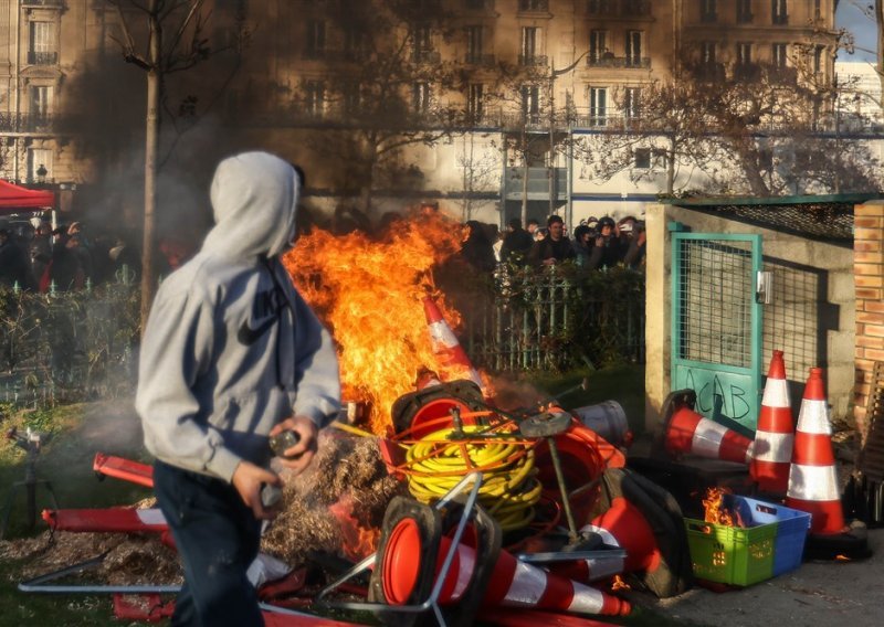 Novi štrajkovi protiv mirovinske reforme diljem Francuske