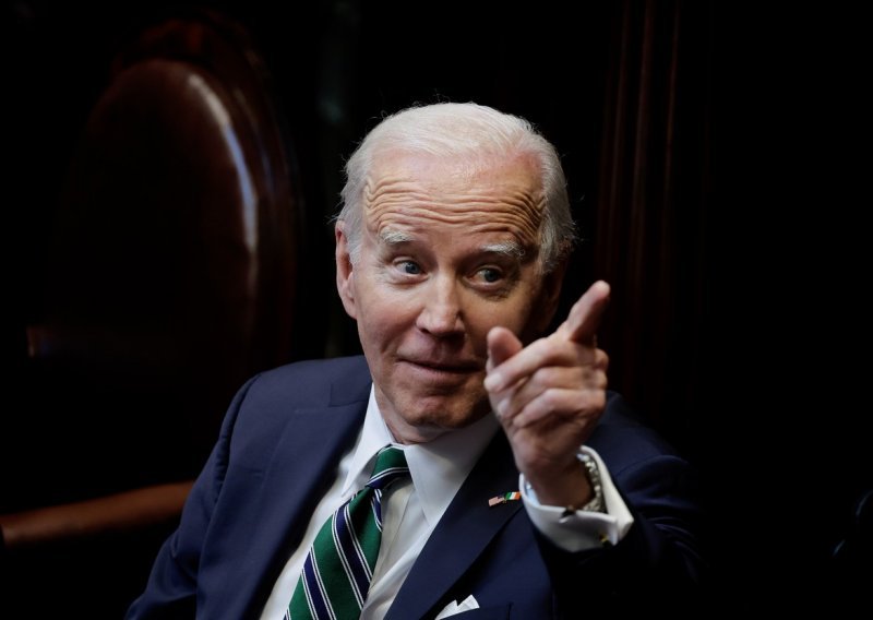 Joe Biden traži zabranu jurišnih puški: 'Odmah ću potpisati zakon'