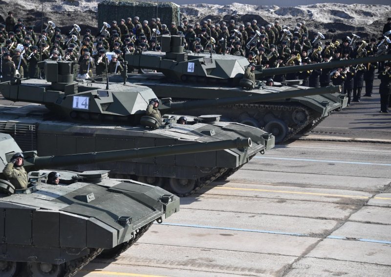 Rusi na bojište u Ukrajini izveli nove tenkove T-14, imaju li šanse protiv Leoparda?