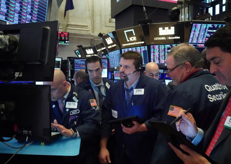 Wall Street pao, ulagači zabrinuti: Nema dogovora o povećanju državnog zaduživanja